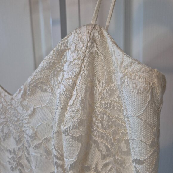 M80s/90s White Lace Strapless Cocktail Dress | Scalloped Hem | Vintage 11/12 - Picture 7 of 13